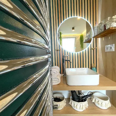 Votre Escale Boule D Or Sauna & * نيورْ