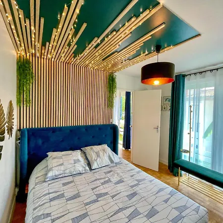 Votre Escale Boule D Or Sauna & نيورْ