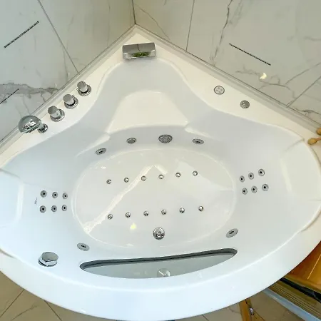 Votre Escale Boule D Or Sauna & 尼奥尔