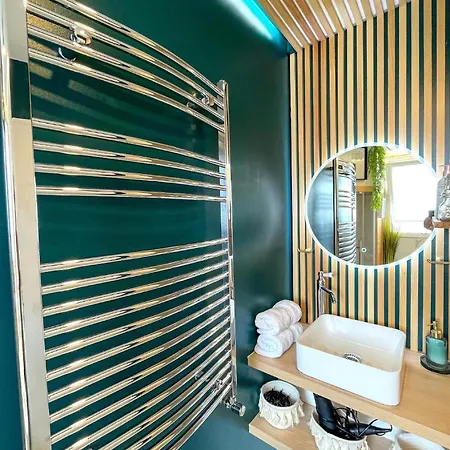 Votre Escale Boule D Or Sauna & * نيورْ